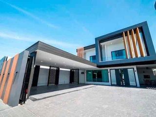 For rent 5 bedrooms villa in Bang Lamung, Chonburi