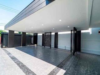 For rent 5 bedrooms villa in Bang Lamung, Chonburi