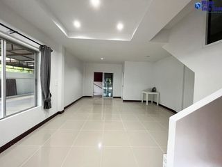 For rent 4 bedrooms townhouse in Bang Khun Thian, Bangkok