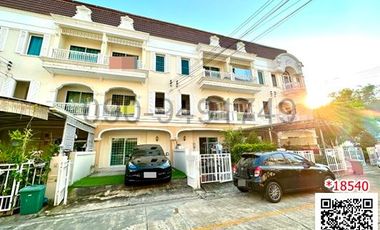 For rent 3 bedrooms townhouse in Phasi Charoen, Bangkok