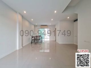 For rent 3 bedrooms townhouse in Phasi Charoen, Bangkok