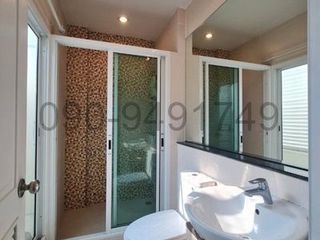 For rent 3 bedrooms townhouse in Phasi Charoen, Bangkok