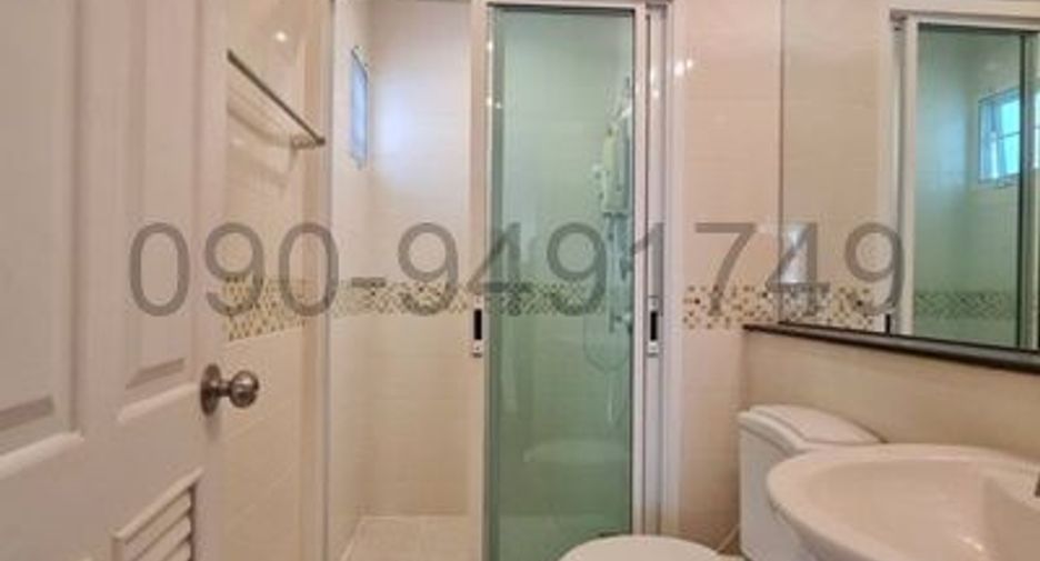 For rent 3 bedrooms townhouse in Phasi Charoen, Bangkok