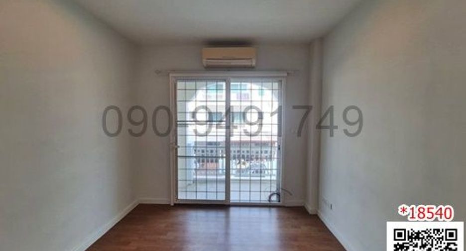 For rent 3 bedrooms townhouse in Phasi Charoen, Bangkok