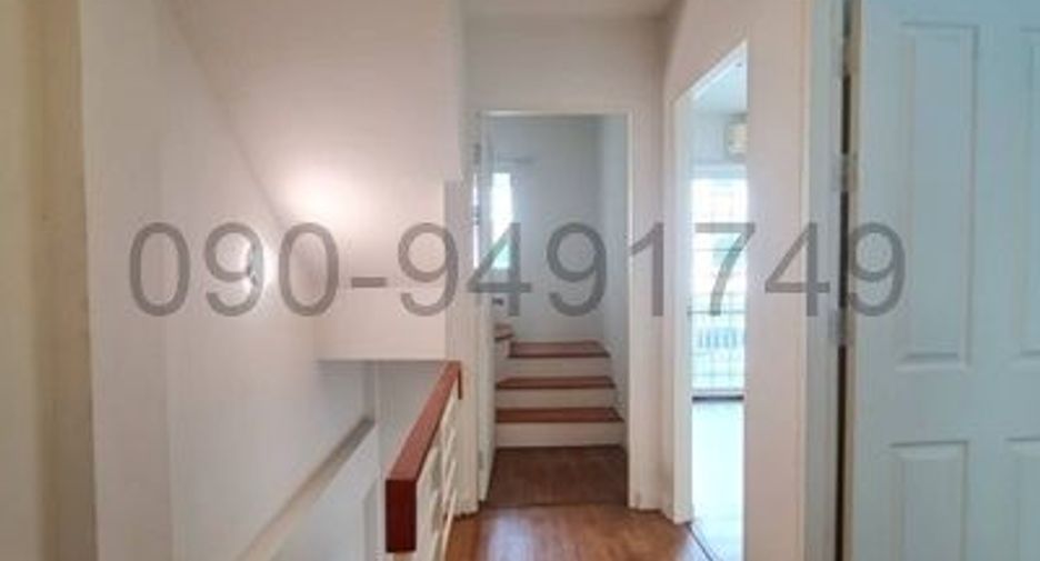 For rent 3 bedrooms townhouse in Phasi Charoen, Bangkok