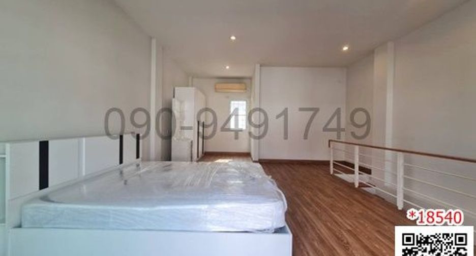 For rent 3 bedrooms townhouse in Phasi Charoen, Bangkok
