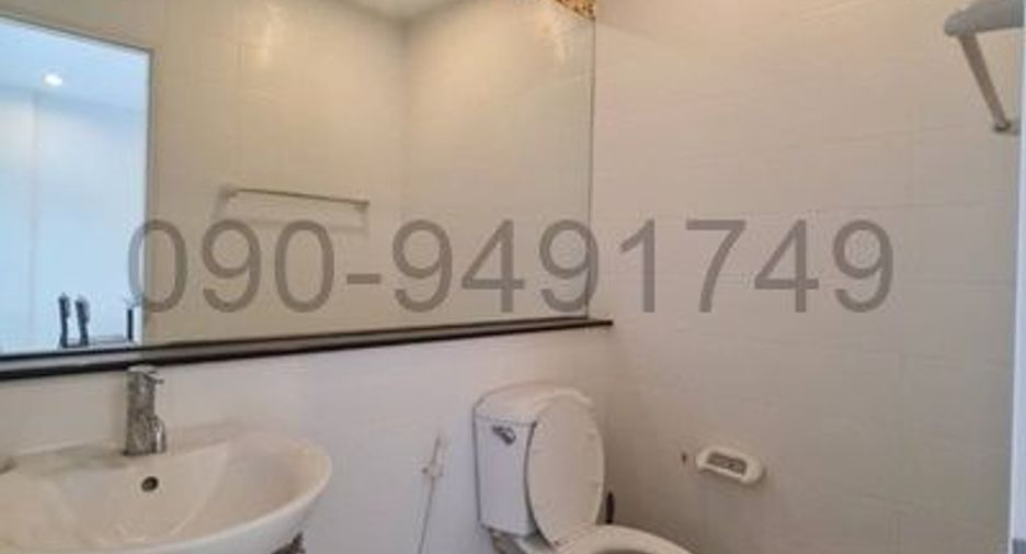 For rent 3 bedrooms townhouse in Phasi Charoen, Bangkok
