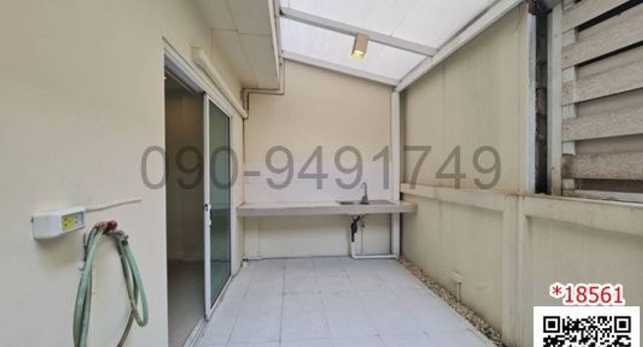 For sale 3 bedrooms townhouse in Phasi Charoen, Bangkok
