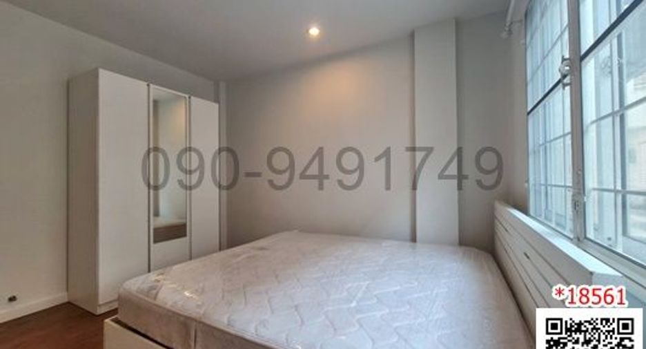 For sale 3 bedrooms townhouse in Phasi Charoen, Bangkok