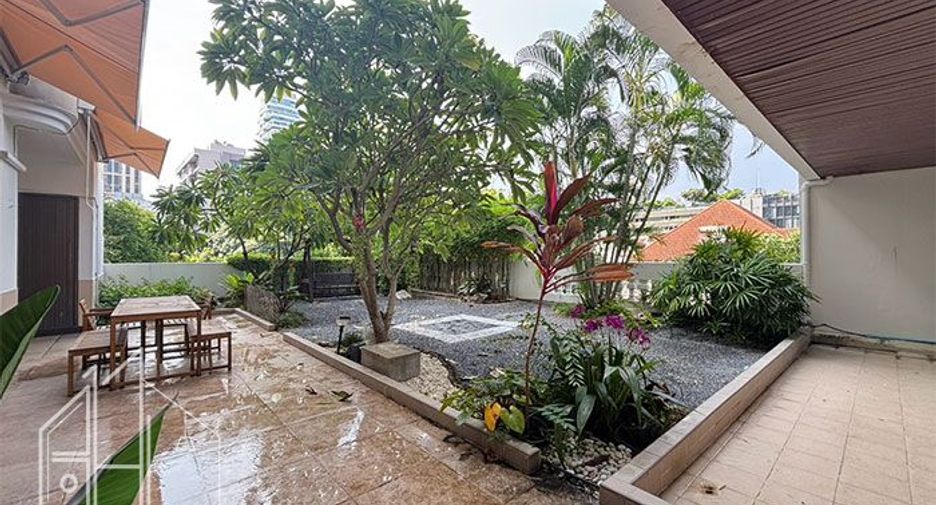 For rent 4 bedrooms condo in Watthana, Bangkok