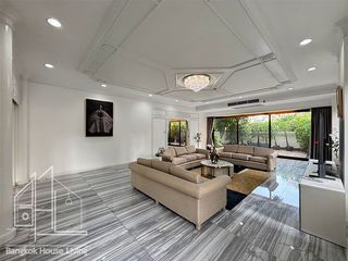 For rent 4 bedrooms condo in Watthana, Bangkok