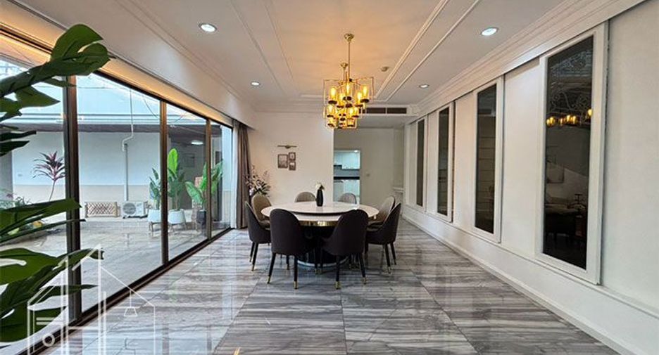 For rent 4 bedrooms condo in Watthana, Bangkok