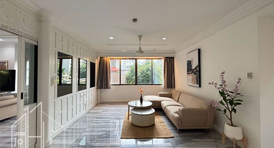 For rent 4 bedrooms condo in Watthana, Bangkok