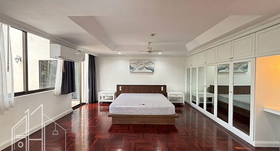 For rent 4 bedrooms condo in Watthana, Bangkok
