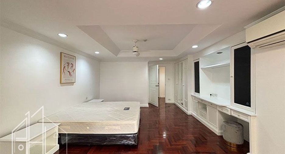 For rent 4 bedrooms condo in Watthana, Bangkok
