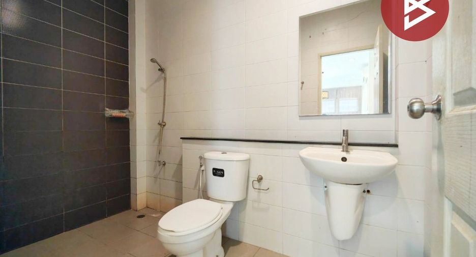 For sale 3 bedrooms house in Mueang Nakhon Pathom, Nakhon Pathom