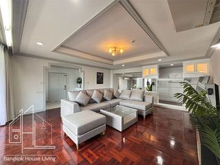 Apartamento en alquiler de 3 habitaciones en Watthana, Bangkok