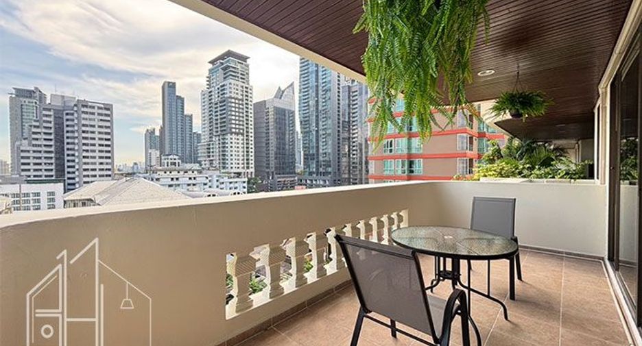 For rent 3 bedrooms apartment in Watthana, Bangkok
