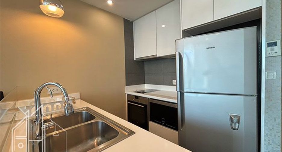 For rent 1 bed condo in Khlong Toei, Bangkok