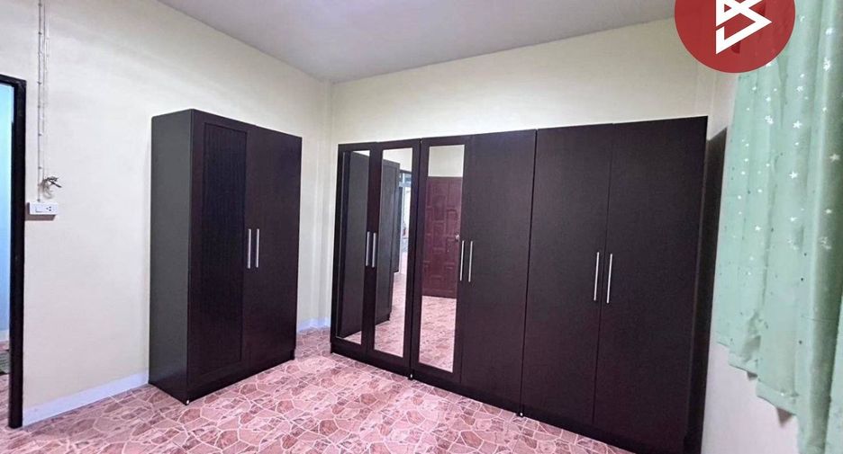 For sale 3 bedrooms house in Tap Khlo, Phichit