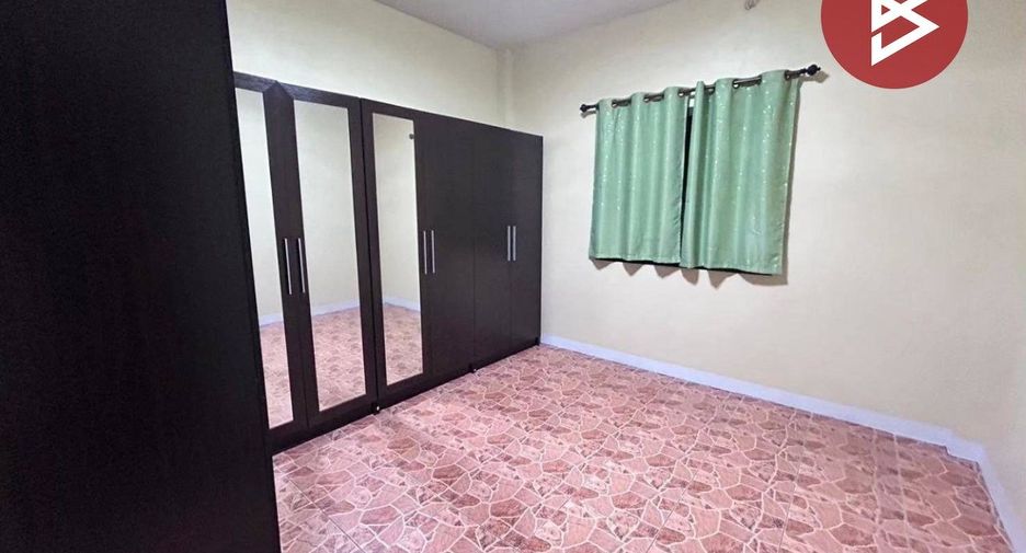 For sale 3 bedrooms house in Tap Khlo, Phichit