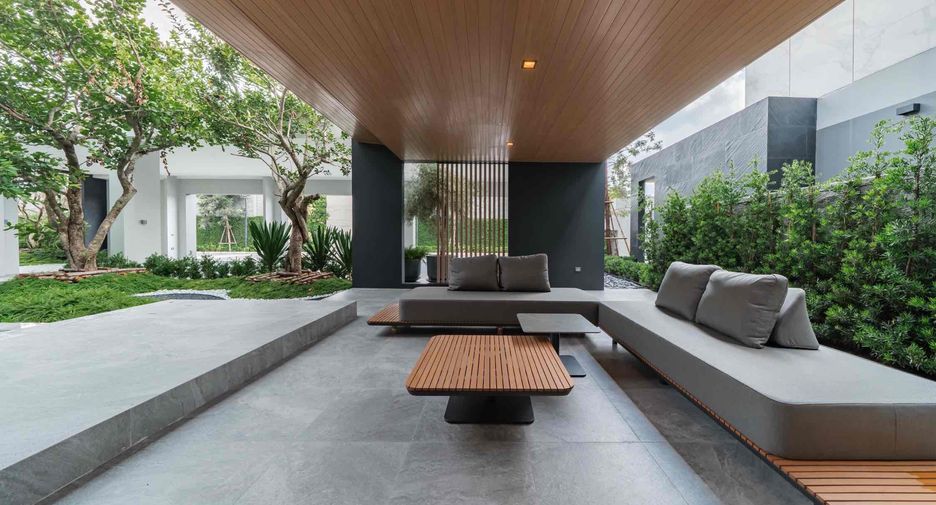 For sale 6 bedrooms house in Saphan Sung, Bangkok