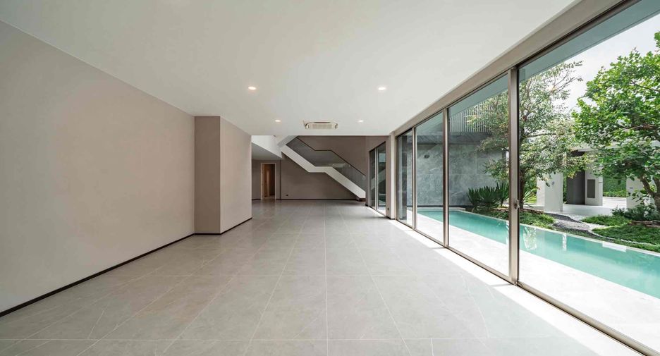 For sale 6 bedrooms house in Saphan Sung, Bangkok