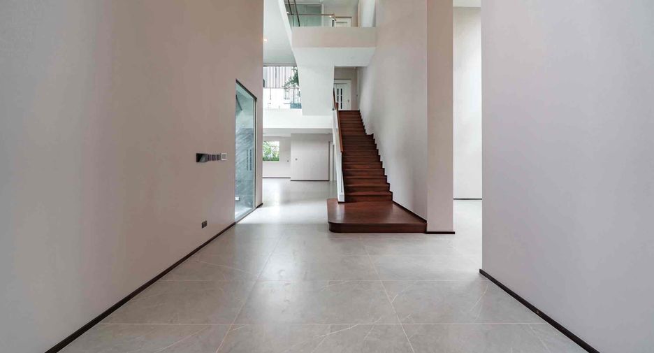 For sale 6 bedrooms house in Saphan Sung, Bangkok