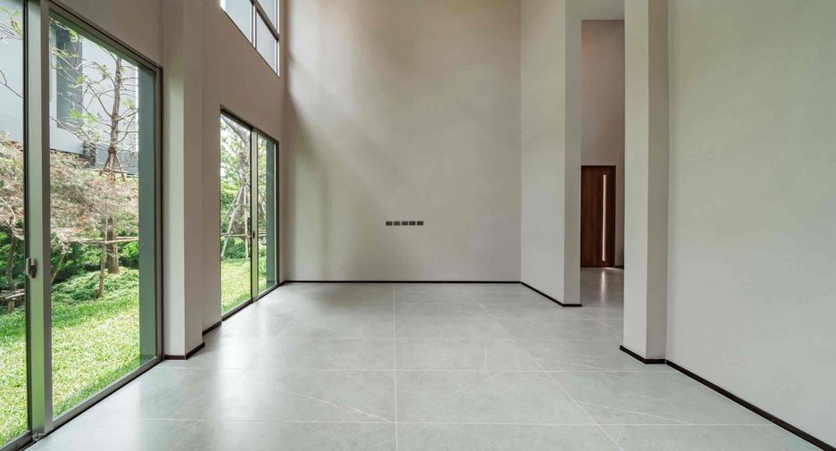 For sale 6 bedrooms house in Saphan Sung, Bangkok
