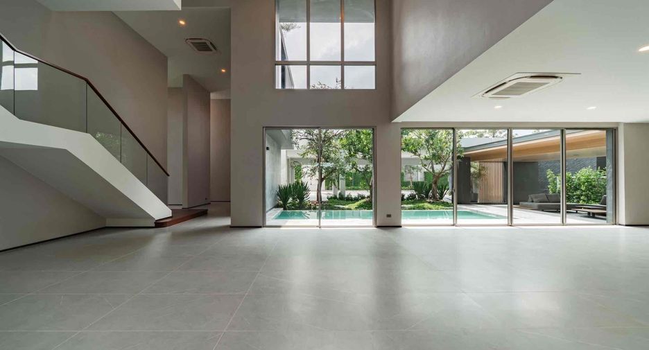 For sale 6 bedrooms house in Saphan Sung, Bangkok