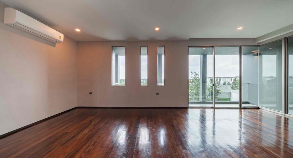 For sale 6 bedrooms house in Saphan Sung, Bangkok