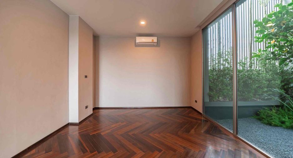 For sale 6 bedrooms house in Saphan Sung, Bangkok