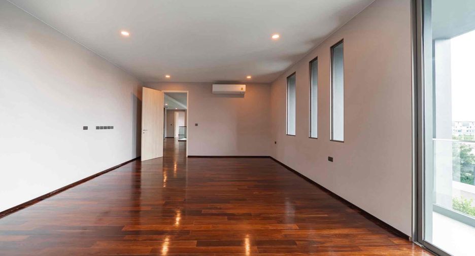For sale 6 bedrooms house in Saphan Sung, Bangkok