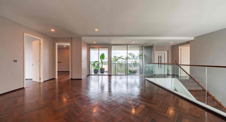 For sale 6 bedrooms house in Saphan Sung, Bangkok