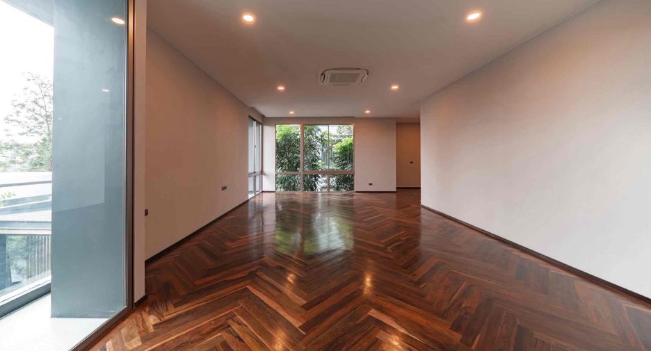 For sale 6 bedrooms house in Saphan Sung, Bangkok