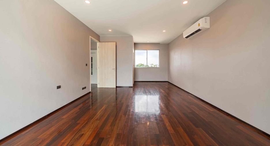 For sale 6 bedrooms house in Saphan Sung, Bangkok