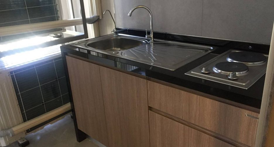 For rent 3 bedrooms apartment in Khlong Toei, Bangkok