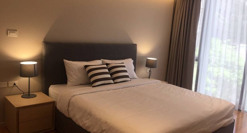 For rent 3 bedrooms apartment in Khlong Toei, Bangkok