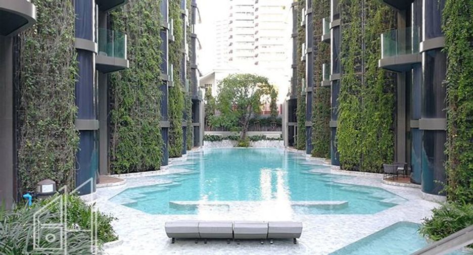 For rent 3 bedrooms condo in Watthana, Bangkok
