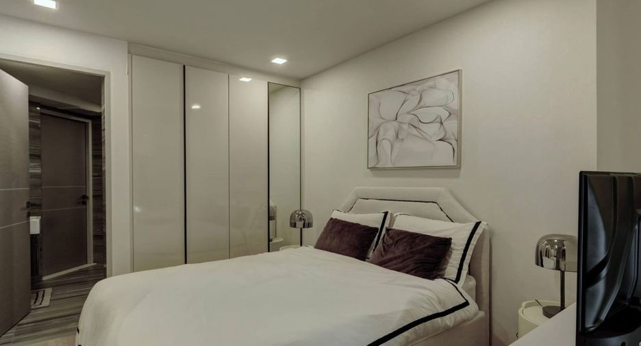For rent 3 bedrooms condo in Watthana, Bangkok