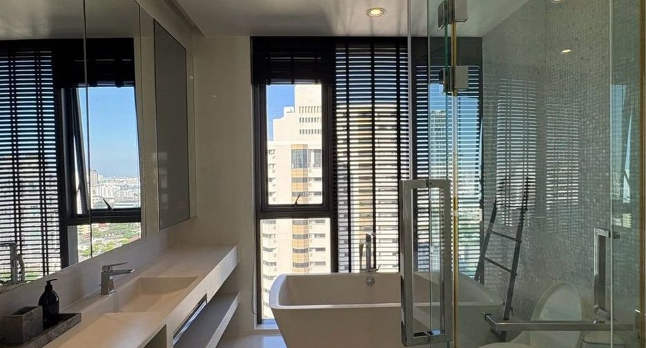 For rent 2 bedrooms condo in Khlong Toei, Bangkok