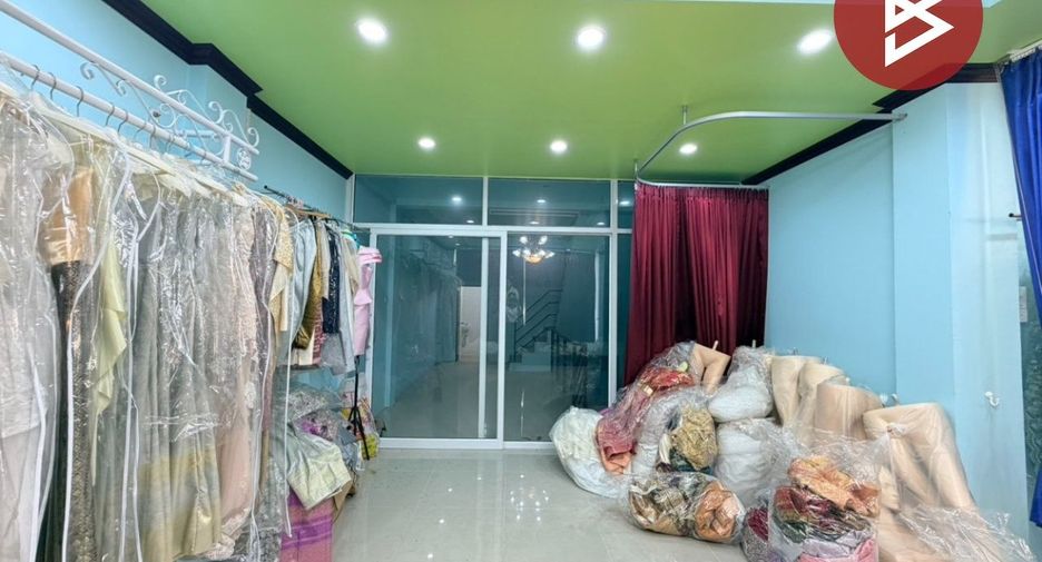 For sale 5 bedrooms retail Space in Mueang Nakhon Pathom, Nakhon Pathom