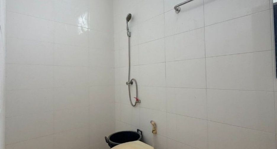 For sale 5 bedrooms retail Space in Mueang Nakhon Pathom, Nakhon Pathom