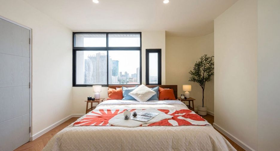 For rent 2 bedrooms condo in Watthana, Bangkok