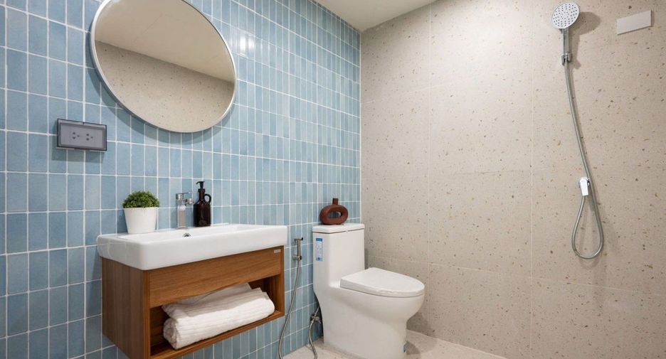 For rent 2 bedrooms condo in Watthana, Bangkok