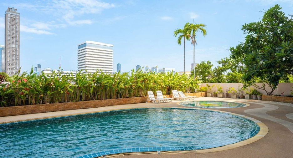 For rent 2 bedrooms condo in Watthana, Bangkok