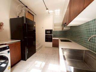 For rent 4 bedrooms retail Space in Mueang Samut Prakan, Samut Prakan