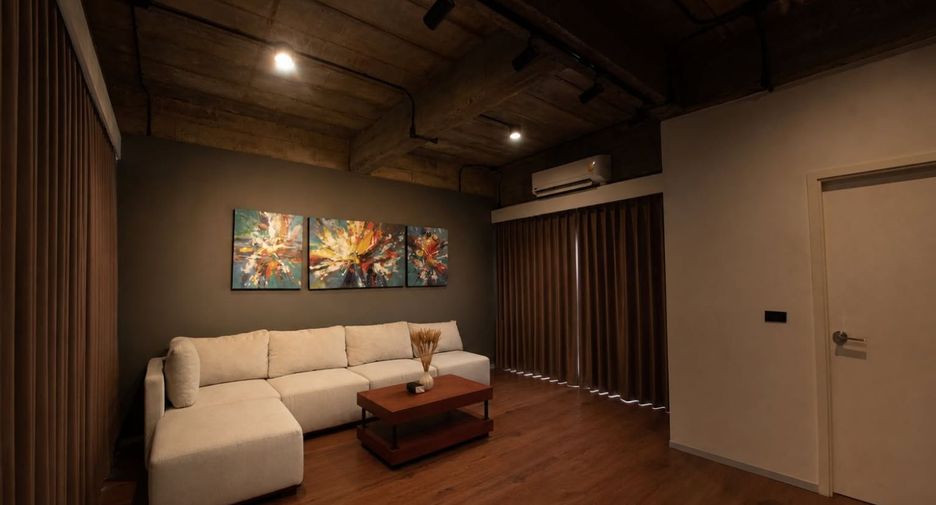 For rent 4 bedrooms retail Space in Mueang Samut Prakan, Samut Prakan