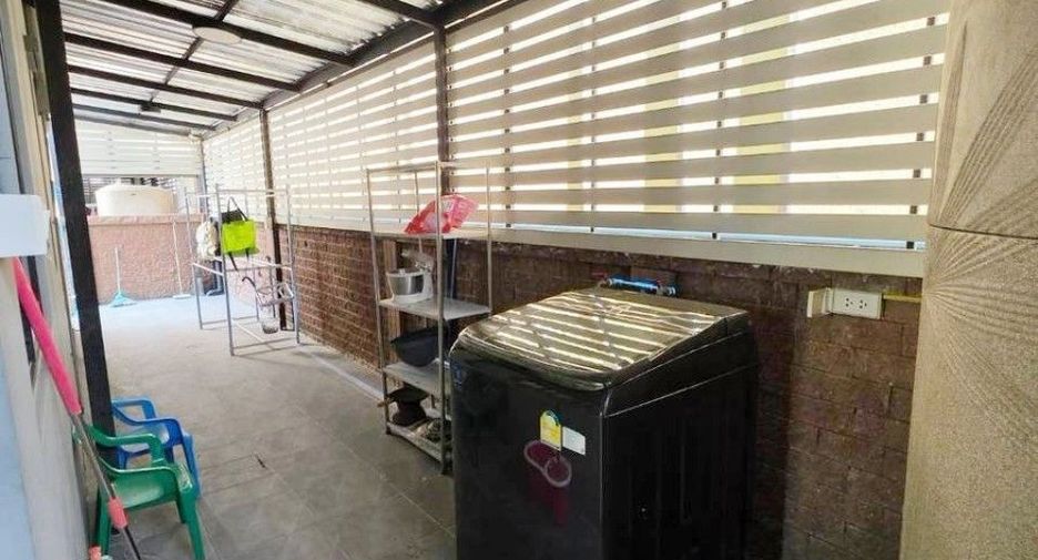 For sale 3 bedrooms house in Mueang Pathum Thani, Pathum Thani
