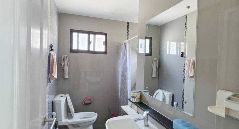For sale 3 bedrooms house in Mueang Pathum Thani, Pathum Thani